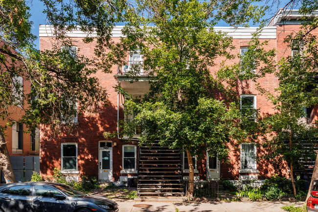 747 Irène Rue in Montréal, QC - Building Photo - Building Photo