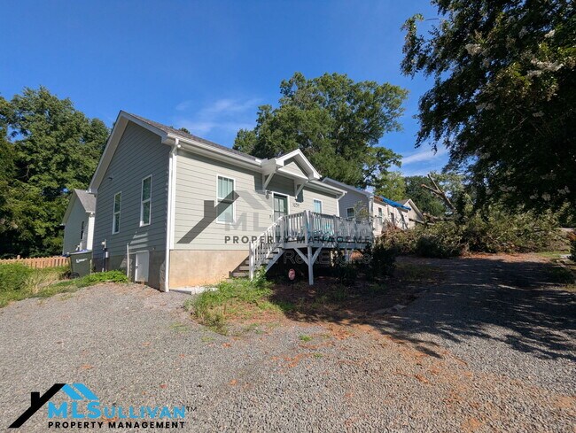 1039 W Murray Ave in Durham, NC - Building Photo - Building Photo