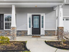 106 Lincolnton Ct in Jacksonville, NC - Building Photo - Building Photo