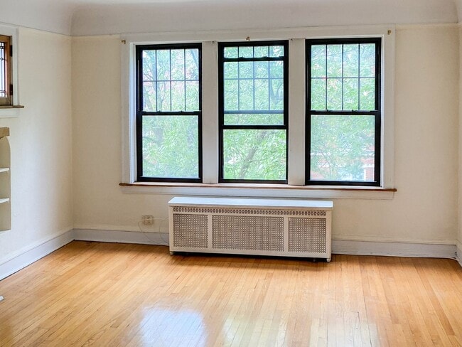 2625 W Berwyn Ave, Unit 2 in Chicago, IL - Building Photo - Building Photo