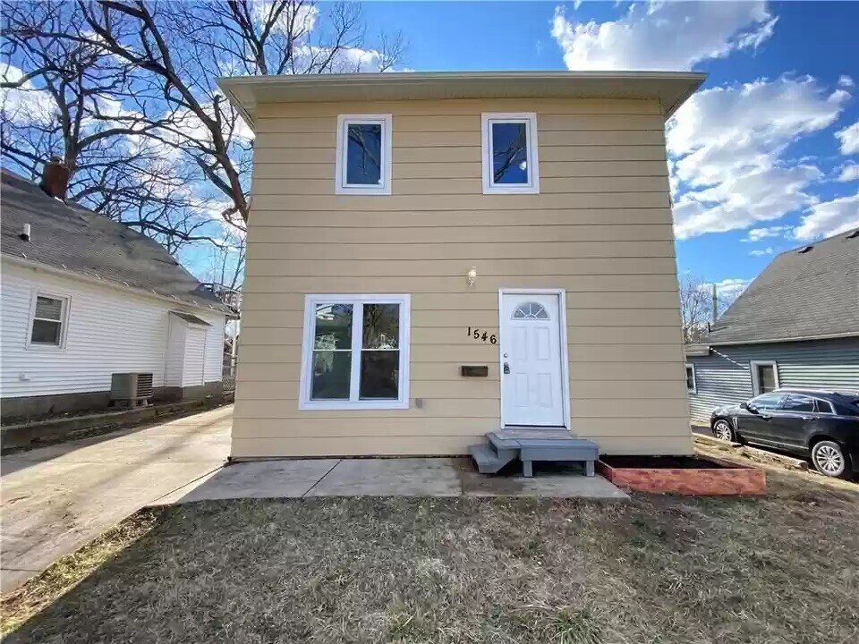 1546 33rd St in Des Moines, IA - Building Photo