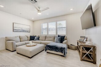 1579 Hopeful Lark Ln in Las Vegas, NV - Foto de edificio - Building Photo