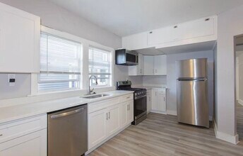 287 Medford St in Somerville, MA - Building Photo - Building Photo