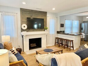 3945 Sunset Ln in Oxnard, CA - Building Photo - Building Photo