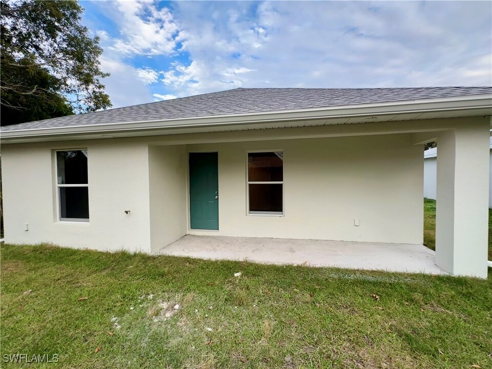 2110 Palm Ave in Ft. Myers, FL - Building Photo