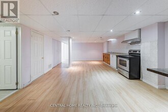 90 Stather Crescent in Markham, ON - Building Photo - Building Photo