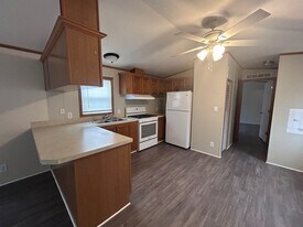 17 Deer Run Pky in Elkton, MD - Building Photo