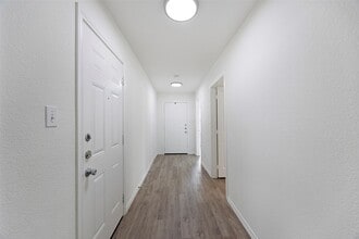 1605 Village Park Trail, Unit 21002 in Burleson, TX - Building Photo - Building Photo