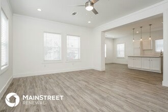 3830 Holmes St, Unit 0212 in Dallas, TX - Building Photo - Building Photo