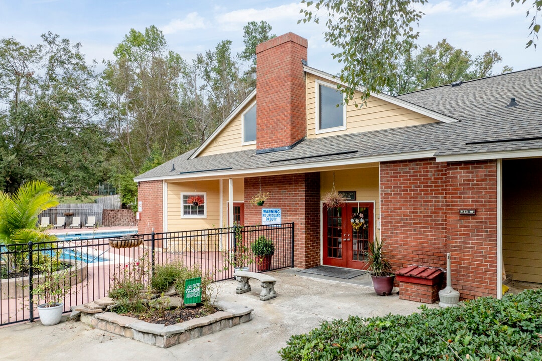 Champions Pines Apartments in Augusta, GA - Foto de edificio