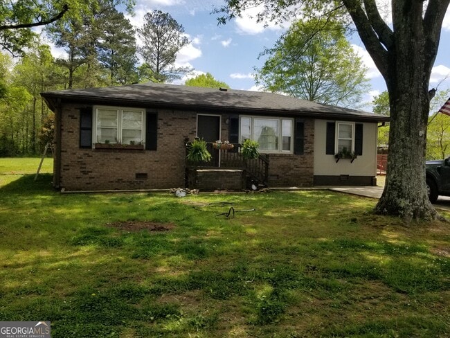 property at 46 North Dr