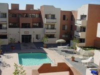 Garden Court Apartments in Santa Ana, CA - Foto de edificio - Building Photo