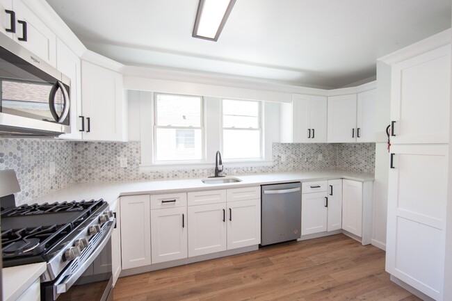 21 Pleasant Way, Unit 2