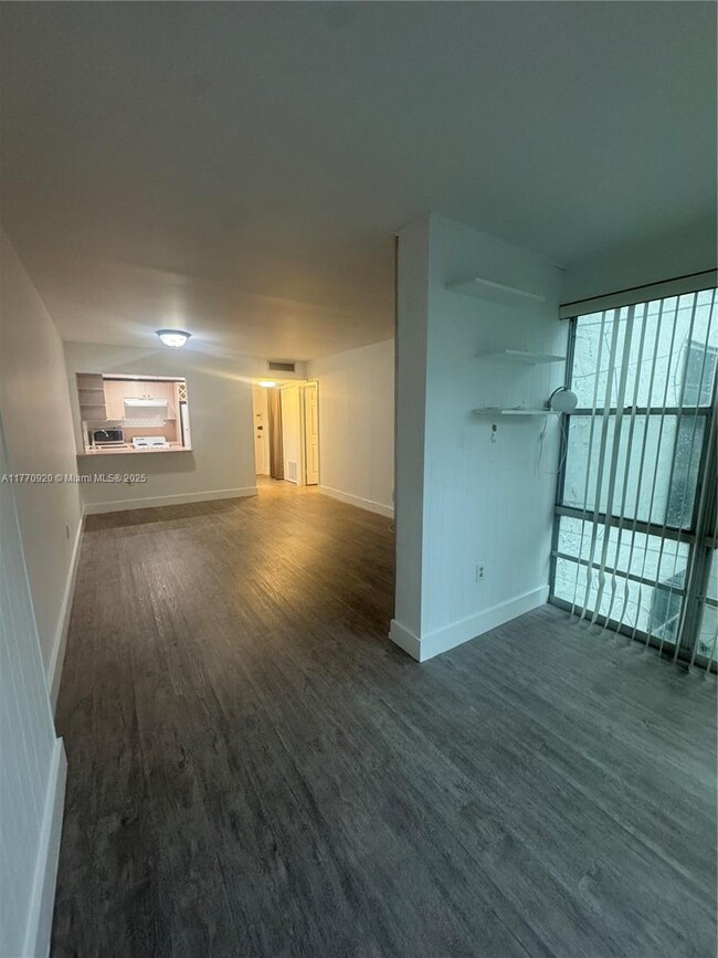 17570 Atlantic Blvd in Sunny Isles Beach, FL - Building Photo - Building Photo