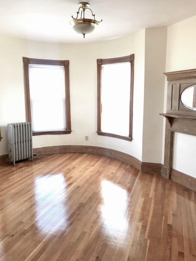 336 Centre St, Unit 2 in Boston, MA - Building Photo - Building Photo