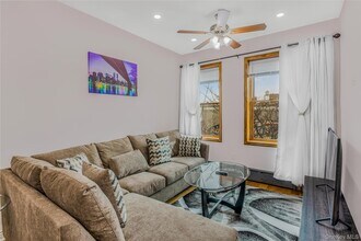 43-47-47 44th St in Queens, NY - Building Photo - Building Photo