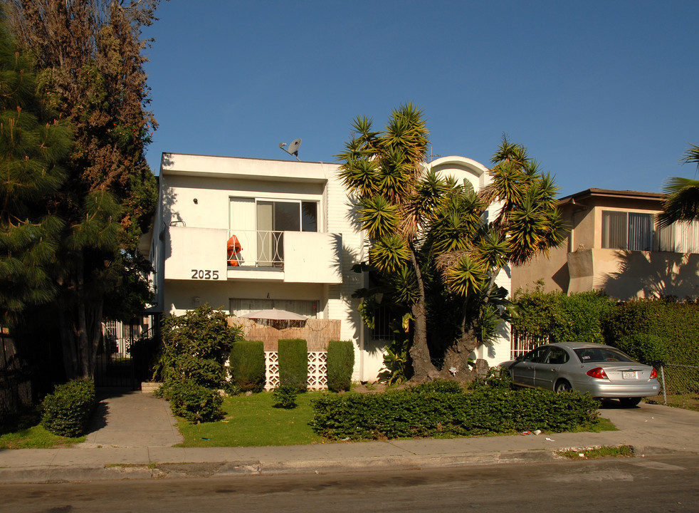 2035 S Garth Ave in Los Angeles, CA - Building Photo