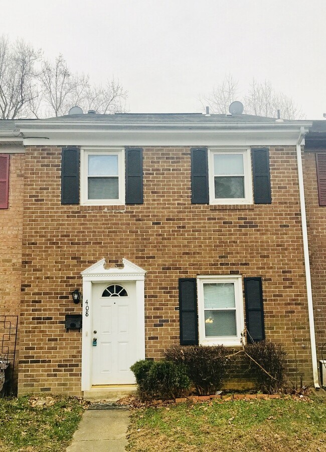 property at 408 Olde Greenwich Cir