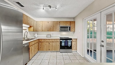 8211 Volusia Pl in Tampa, FL - Building Photo - Building Photo