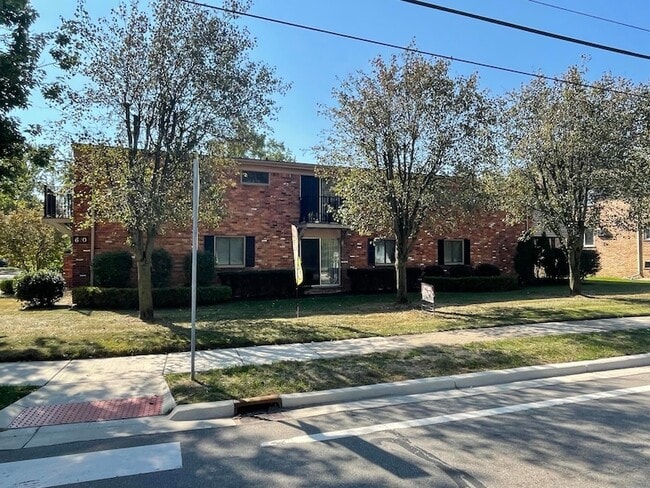 property at 620 E Lincoln Ave