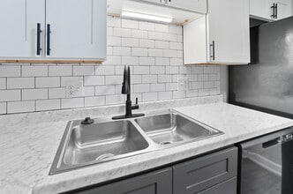 Coventry Court Townhomes in Fort Wayne, IN - Building Photo - Building Photo