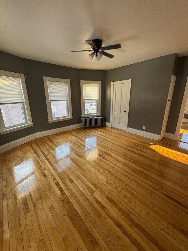 95 Bradford Ave, Unit 2 in Haverhill, MA - Building Photo - Building Photo