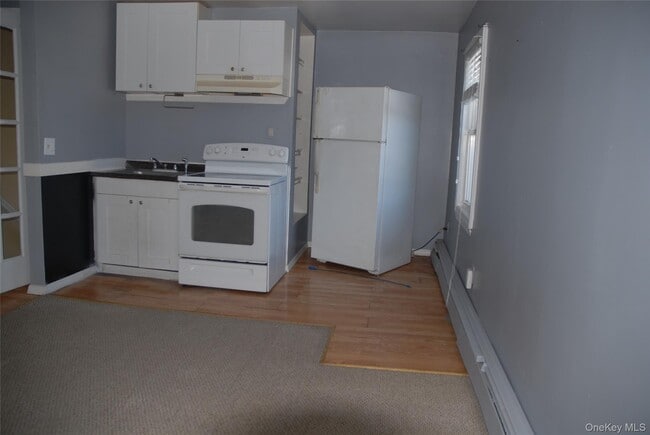 1984 Newbridge Rd in Bellmore, NY - Building Photo - Building Photo