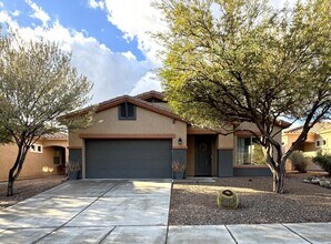 13743 N High Mountain View Pl in Tucson, AZ - Building Photo - Building Photo