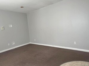 202 N Idaho Ave in North Massapequa, NY - Building Photo - Building Photo