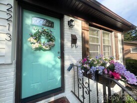 2213 Milton Rd in Charlotte, NC - Building Photo