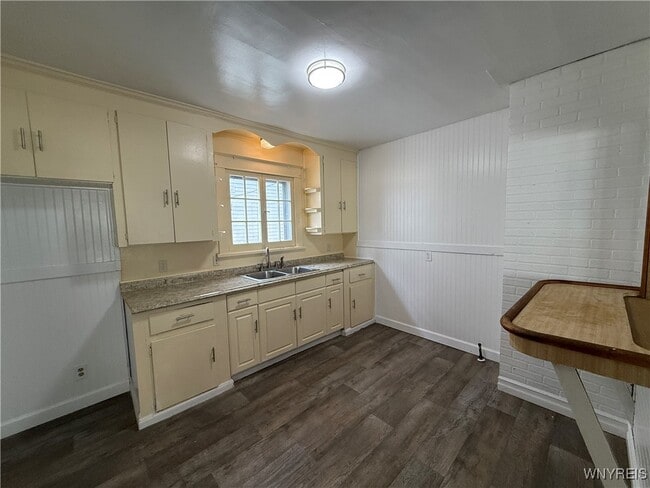 216 Newburgh Ave in Buffalo, NY - Building Photo - Building Photo