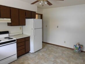 1229 S 7th St, Unit 02 in Sheboygan, WI - Building Photo - Building Photo
