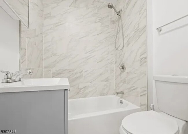 38 Franklin Ave in West Orange, NJ - Building Photo - Building Photo