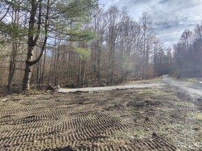 362 Ester Spur Rd in Waynesburg, KY - Building Photo - Building Photo