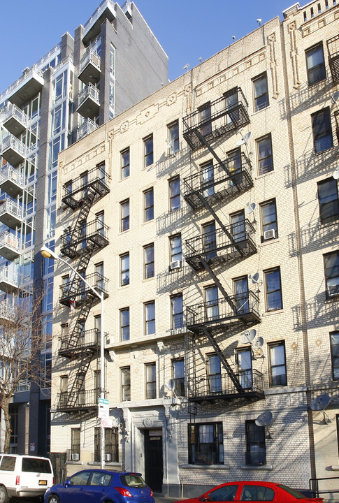 Plaza Court in Brooklyn, NY - Building Photo