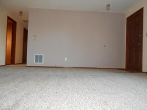 2860 Willow Dr in Lebanon, OR - Building Photo - Building Photo