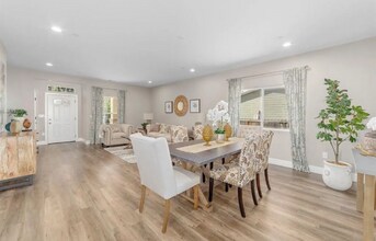 955 Irem Wy in Sacramento, CA - Building Photo - Building Photo