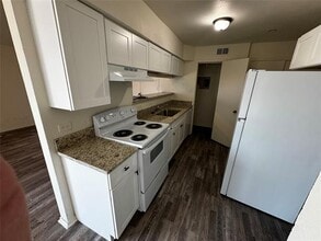 3524 W Buckingham Rd in Garland, TX - Building Photo - Building Photo