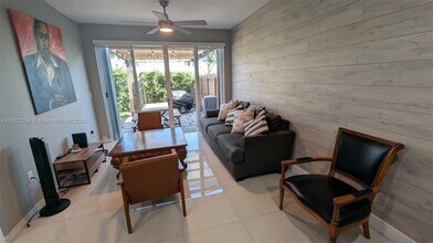 16562 SW 71st Ter in Miami, FL - Building Photo - Building Photo