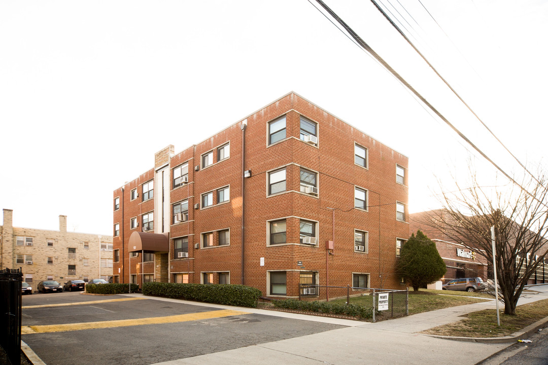 920 Peabody St NW in Washington, DC - Building Photo