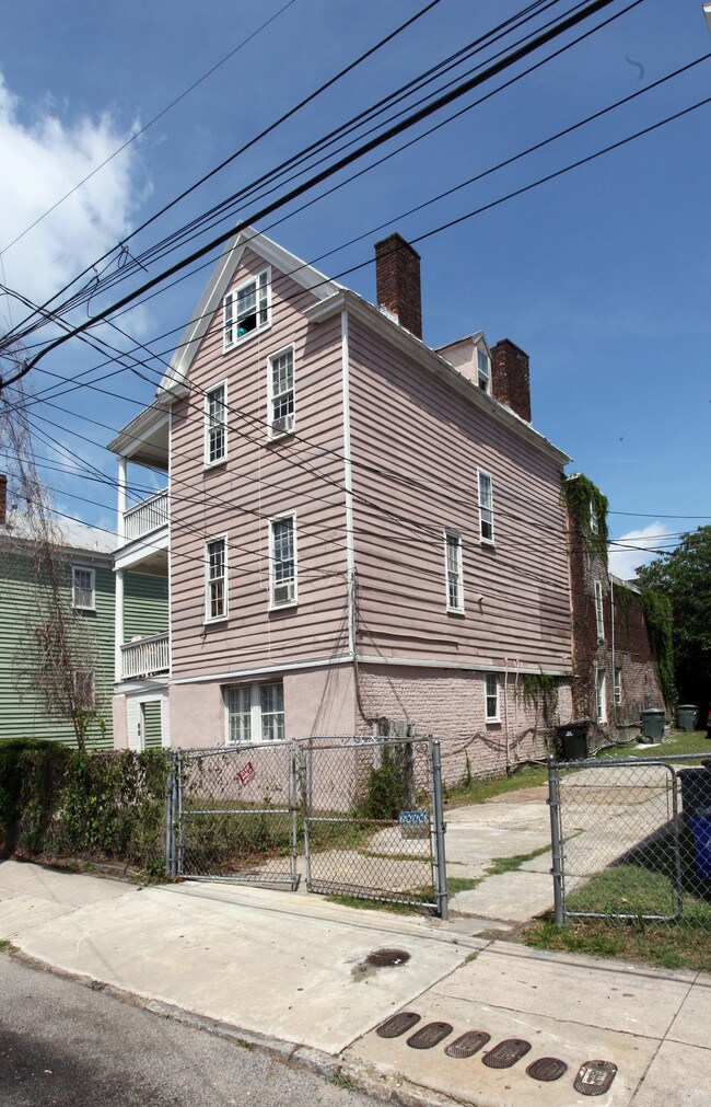 68 Amherst St in Charleston, SC - Building Photo - Building Photo