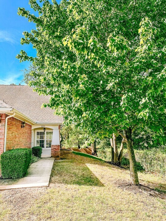 920 S Lafayette St in Rogers, AR - Building Photo