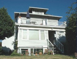 Queen Anne Fourplex Apartments