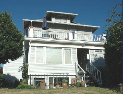 Queen Anne Fourplex in Seattle, WA - Building Photo