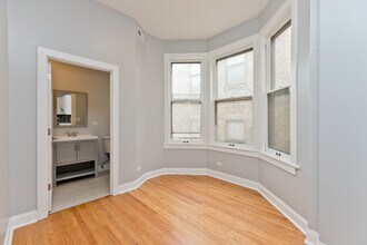 3324 W Diversey Ave in Chicago, IL - Building Photo - Building Photo