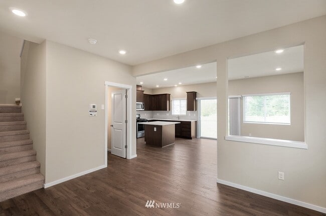 6556 Yorktown Plz NE in Bremerton, WA - Building Photo - Building Photo