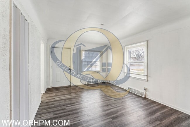 991 S Ballenger Hwy in Flint, MI - Building Photo - Building Photo