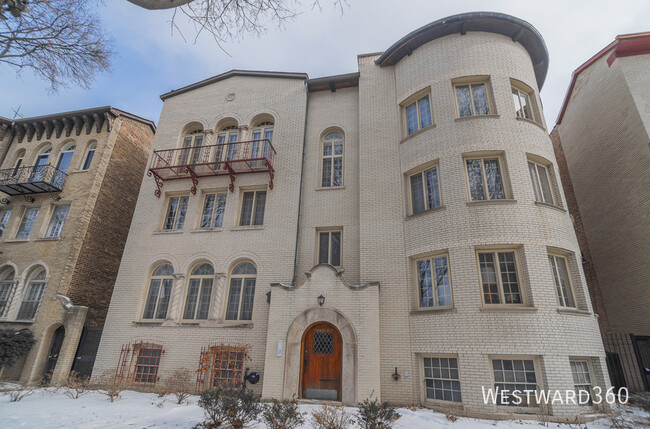 property at 7447 N Hoyne Ave