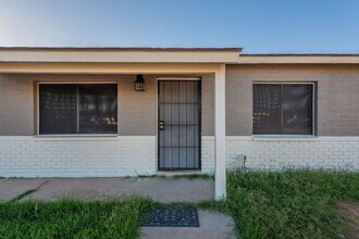 1020 S Cochise Cir in Mesa, AZ - Building Photo - Building Photo