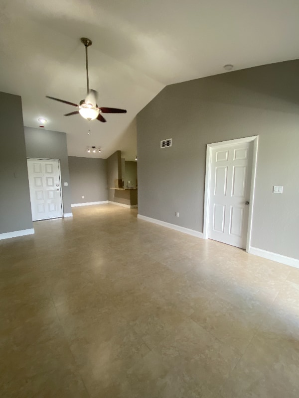 2820 N Oakland Forest Dr in Oakland Park, FL - Building Photo - Building Photo